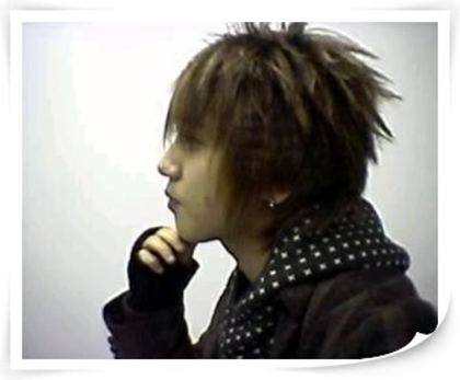 Cine e,dobitoaca de KpopRomaniaTv......:|