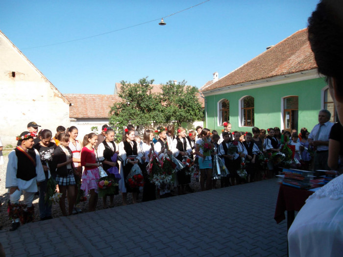 evy si kristy serbare de sfarsit de an scolar 2012
