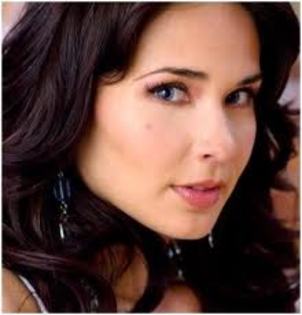 images - Adriana Louvier