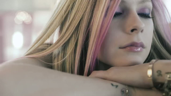 Avril Lavigne Wild Rose TV Commercial - OFFICIAL 001 - WILD ROSE - Official TV Commercial - Captures by me