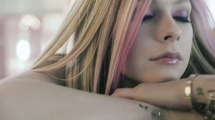 Avril Lavigne Wild Rose TV Commercial - OFFICIAL 002 - WILD ROSE - Official TV Commercial - Captures by me