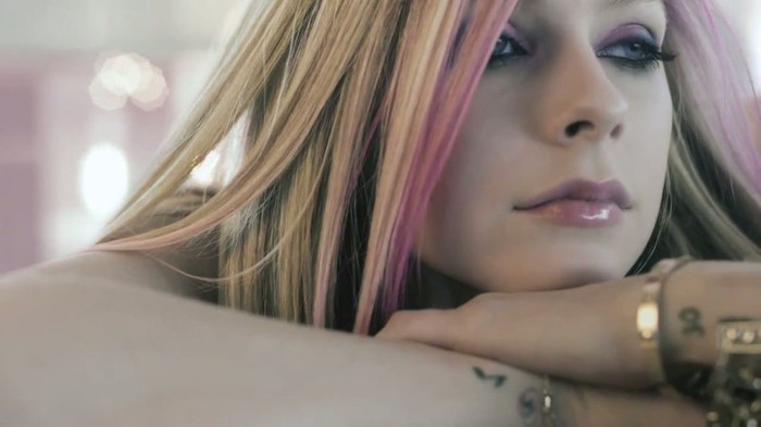 Avril Lavigne Wild Rose TV Commercial - OFFICIAL 004 - WILD ROSE - Official TV Commercial - Captures by me
