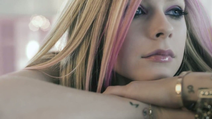 Avril Lavigne Wild Rose TV Commercial - OFFICIAL 005