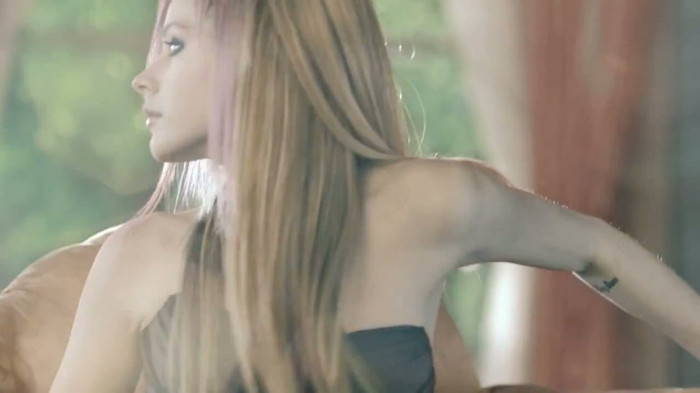 Avril Lavigne Wild Rose TV Commercial - OFFICIAL 014