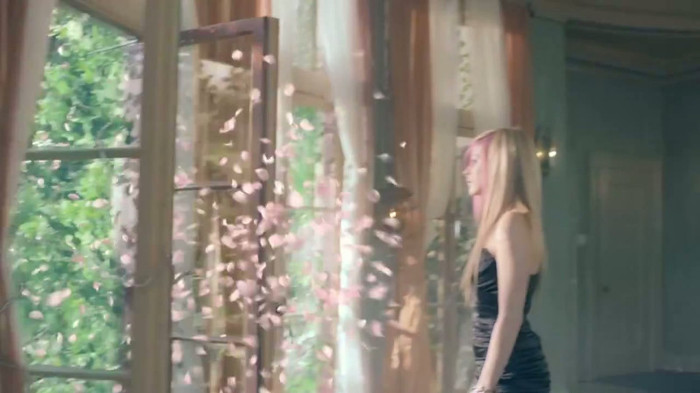 Avril Lavigne Wild Rose TV Commercial - OFFICIAL 039