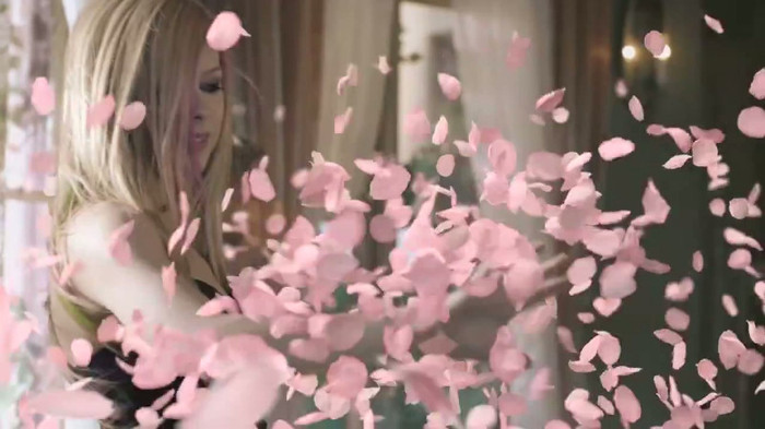Avril Lavigne Wild Rose TV Commercial - OFFICIAL 047
