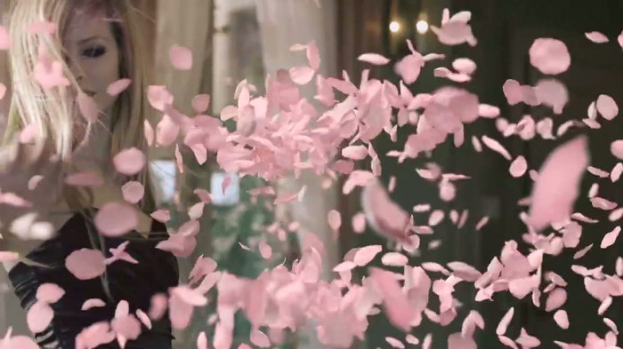 Avril Lavigne Wild Rose TV Commercial - OFFICIAL 053