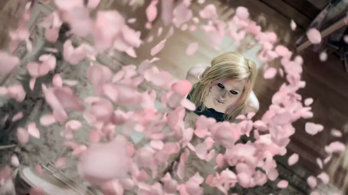 Avril Lavigne Wild Rose TV Commercial - OFFICIAL 056