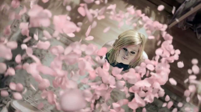 Avril Lavigne Wild Rose TV Commercial - OFFICIAL 057