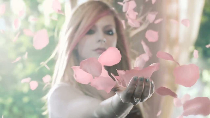 Avril Lavigne Wild Rose TV Commercial - OFFICIAL 068