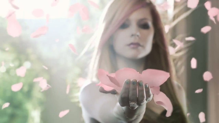 Avril Lavigne Wild Rose TV Commercial - OFFICIAL 073