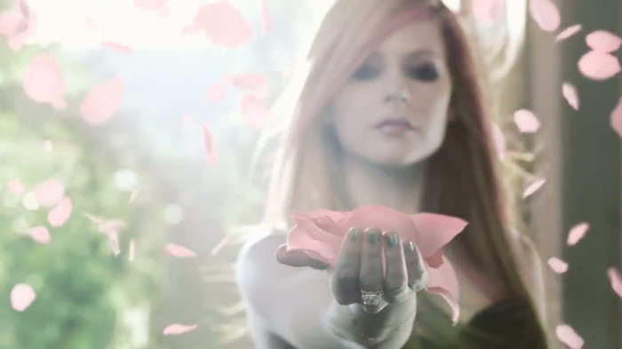 Avril Lavigne Wild Rose TV Commercial - OFFICIAL 074