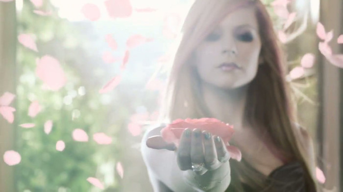 Avril Lavigne Wild Rose TV Commercial - OFFICIAL 076