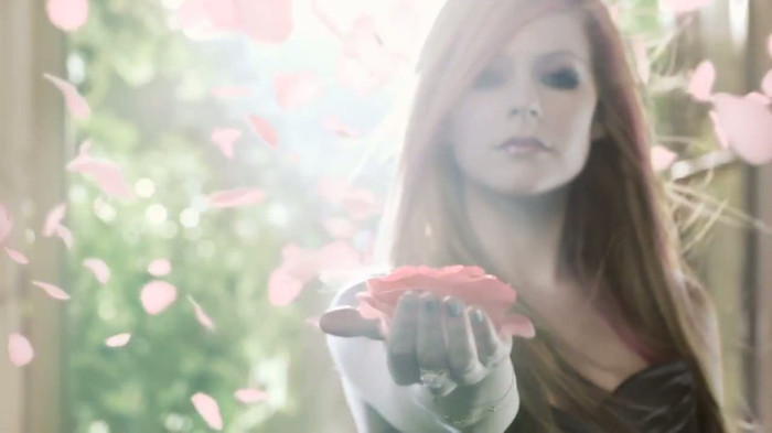 Avril Lavigne Wild Rose TV Commercial - OFFICIAL 077