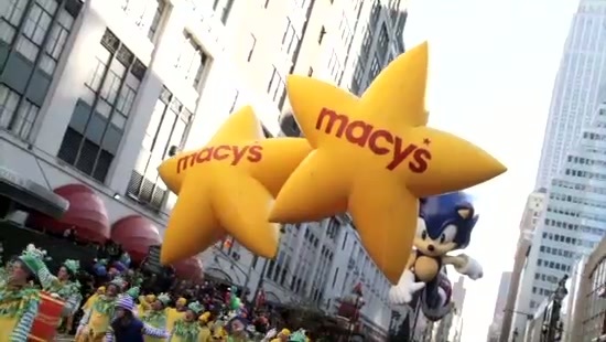 Avril Lavigne Macy's Day Parade 042