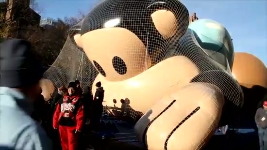 Avril Lavigne Macy's Day Parade 076