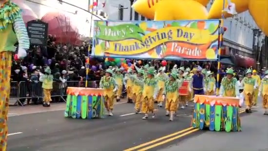 Avril Lavigne Macy's Day Parade 082