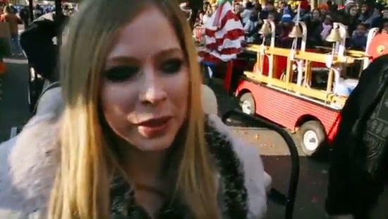 Avril Lavigne Macy's Day Parade 158 - Avril at the Macy s Christmass Parade - Screen Captures by me