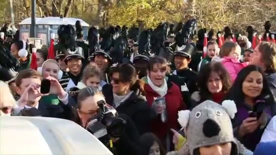 Avril Lavigne Macy's Day Parade 159 - Avril at the Macy s Christmass Parade - Screen Captures by me