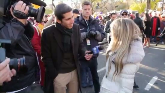 Avril Lavigne Macy's Day Parade 193 - Avril at the Macy s Christmass Parade - Screen Captures by me