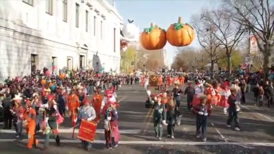 Avril Lavigne Macy's Day Parade 250