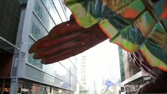 Avril Lavigne Macy's Day Parade 265 - Avril at the Macy s Christmass Parade - Screen Captures by me