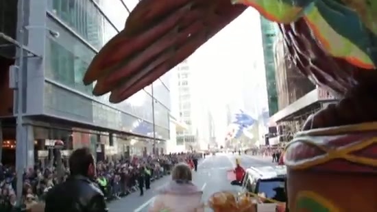 Avril Lavigne Macy's Day Parade 269 - Avril at the Macy s Christmass Parade - Screen Captures by me