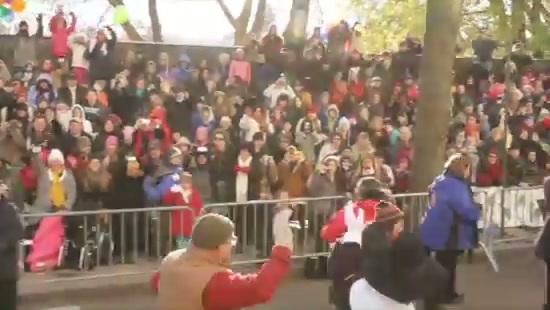 Avril Lavigne Macy's Day Parade 365 - Avril at the Macy s Christmass Parade - Screen Captures by me