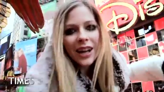 Avril Lavigne Macy's Day Parade 400