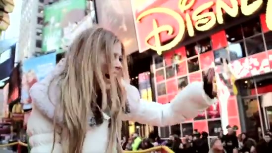 Avril Lavigne Macy's Day Parade 409