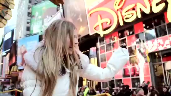 Avril Lavigne Macy's Day Parade 410