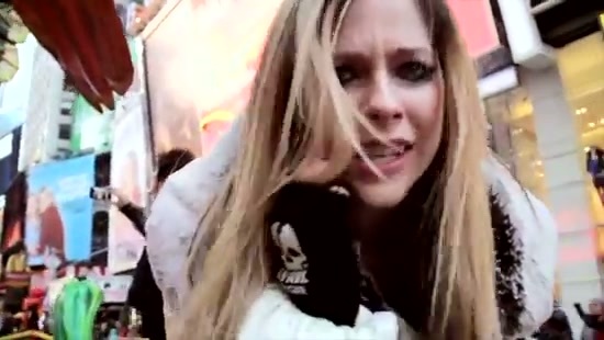 Avril Lavigne Macy's Day Parade 432 - Avril at the Macy s Christmass Parade - Screen Captures by me