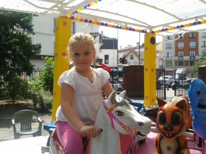 417710_406357722735057_1750893619_n