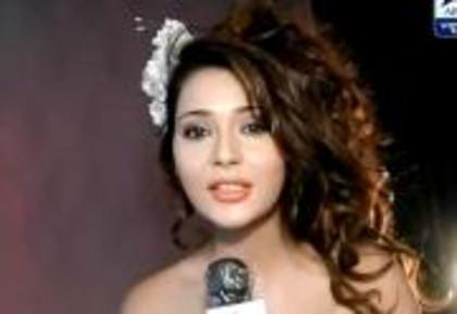 539017_396840160363159_211931619_a - sara khan15