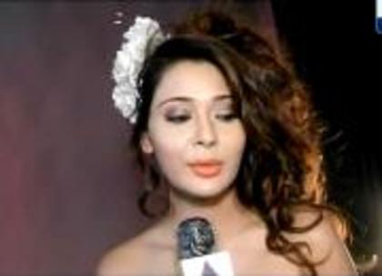 552355_396840143696494_209200726_a - sara khan15