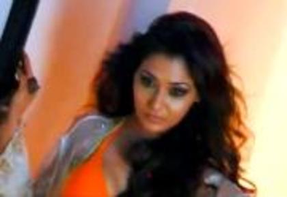 600986_396840327029809_552238578_a - sara khan15