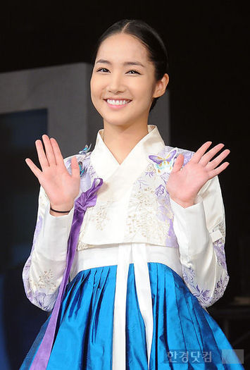 2010110163767_2010081745501 - Park Min Young