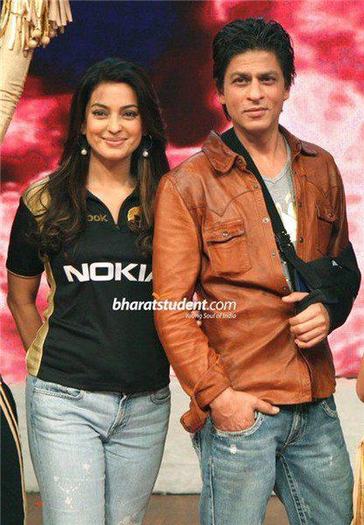 536611_266717276760426_1755619324_n