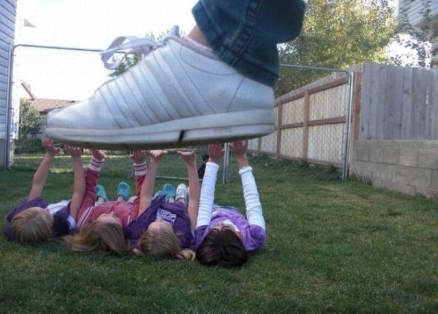 perfectly-misaligned-photos-640-48-14528a4445ae42829f9aa930bc5d84eb