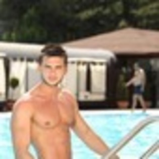 dorian-popa-785238l-thumbnail_gallery