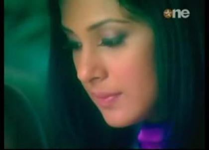 523806_133648316776162_189666254_n - jennifer winget11