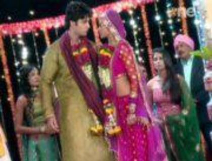 581336_254634134639132_1110420882_n - jennifer winget11