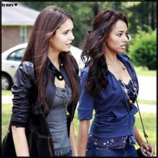 hei Elena ai mai vazuto-o pe Caroline     ,Elena: nu nu am vazuto-o - The vampire diaries banda