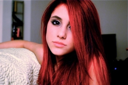 normal_002 - Ariana Grande - Facebook Profile Pictures