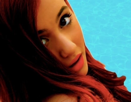 normal_036 - Ariana Grande - Facebook Profile Pictures