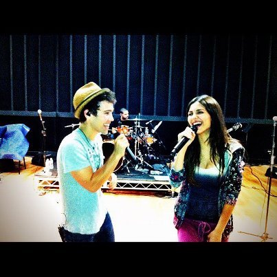 207608_10151156652700832_1839022332_n - Victoria Justice from Victorious Facebook Photos