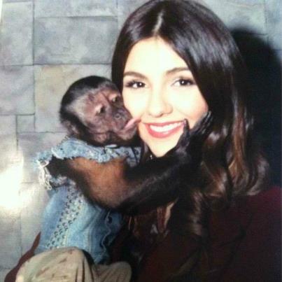 393958_10150606174920832_1962116959_n - Victoria Justice from Victorious Facebook Photos