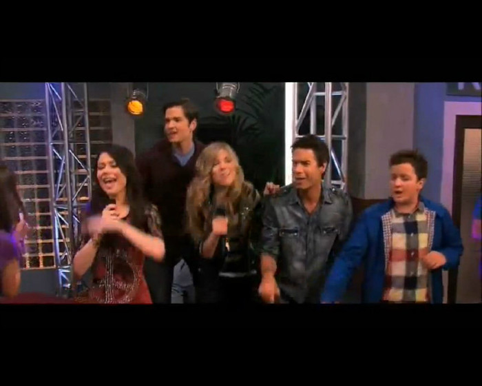 Miranda Cosgrove & Victoria Justice - Leave It All to Shine (Official Music Vide_2012-07-31_12-29-44