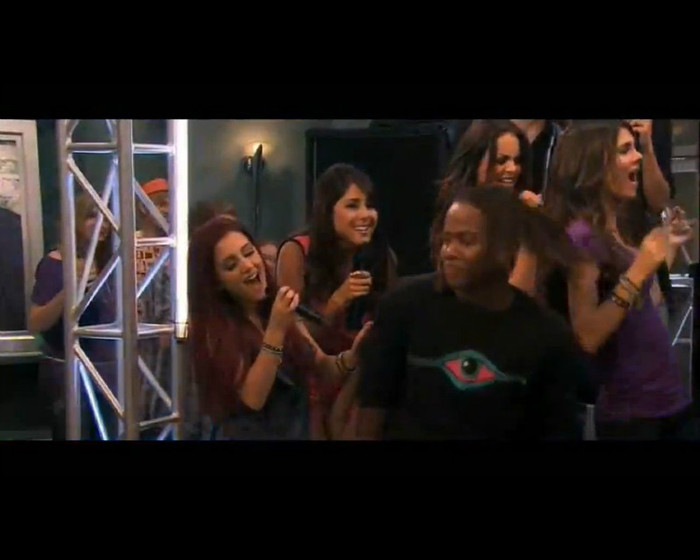 Miranda Cosgrove & Victoria Justice - Leave It All to Shine (Official Music Vide_2012-07-31_12-29-46