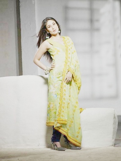 Kareena kapoor - Kareena Kapoor costume indian